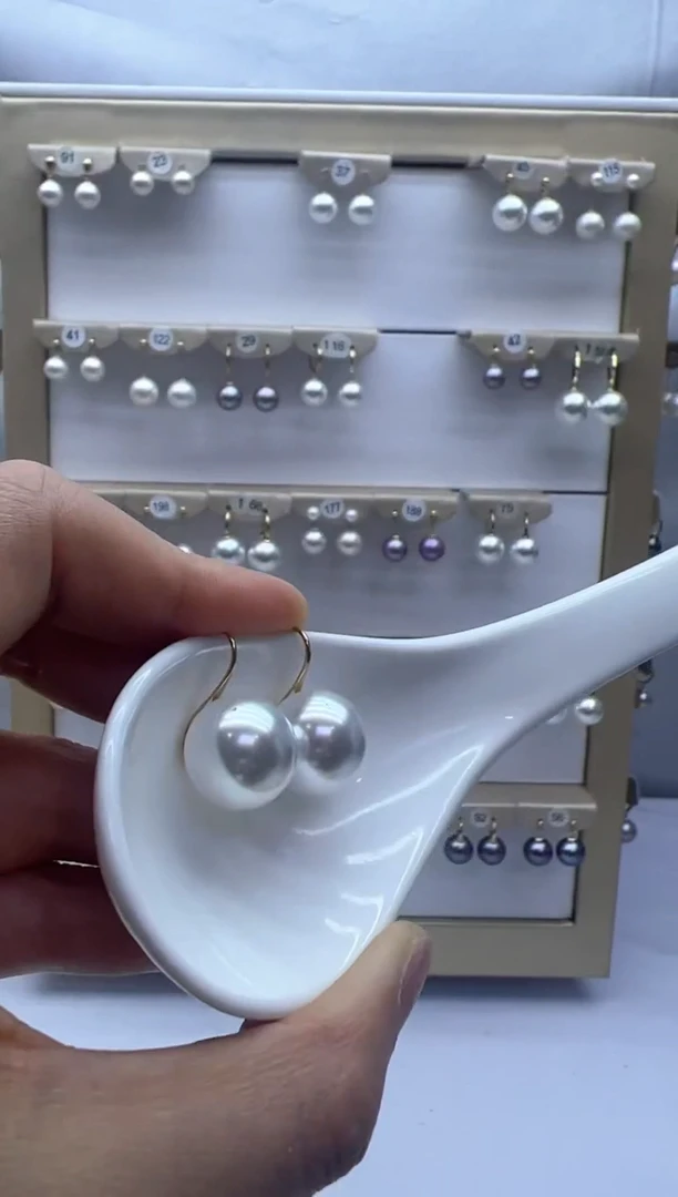 【闪购商品】淡水珍珠耳饰18K金镶嵌197