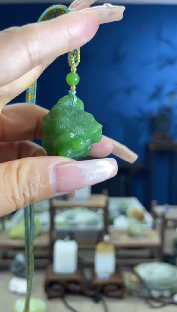 和田玉未镶嵌颈饰1