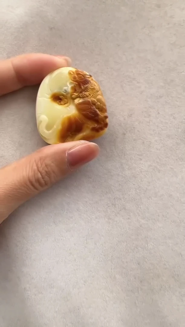 【闪购商品】琥珀裸石未镶嵌10204255-吊坠