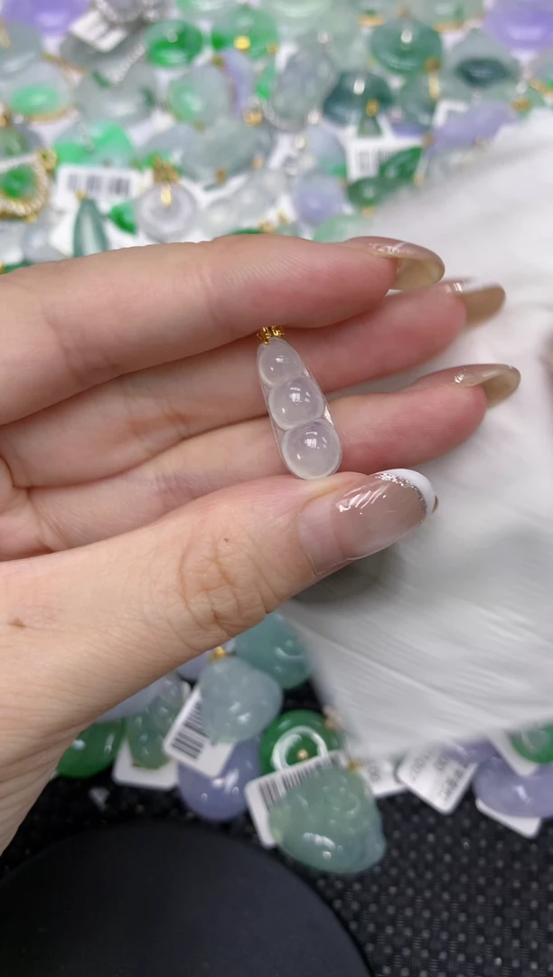 颈饰18K金镶嵌翡翠11111111