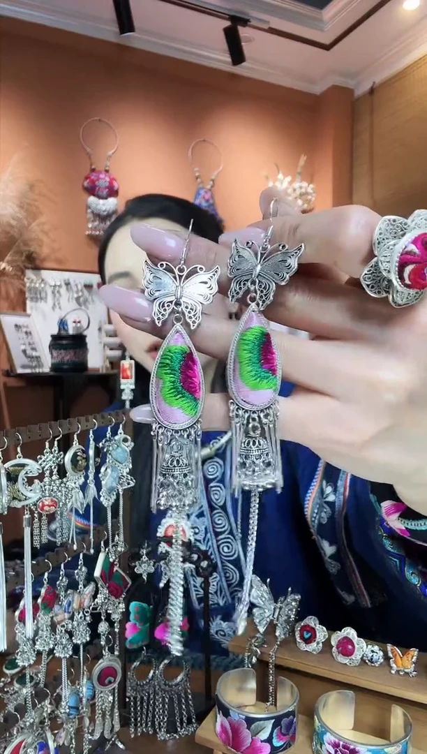 【闪购商品】刺绣纯手工民族风耳环