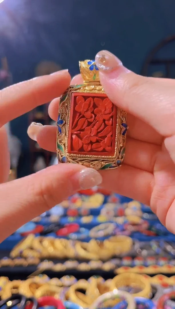 【闪购商品】花丝镶嵌雕漆吊坠竖版