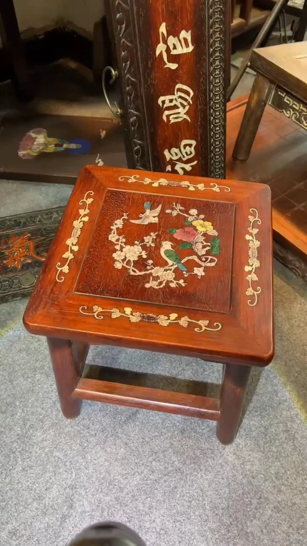 非洲紫檀（红花梨）凳子28x28x30cm