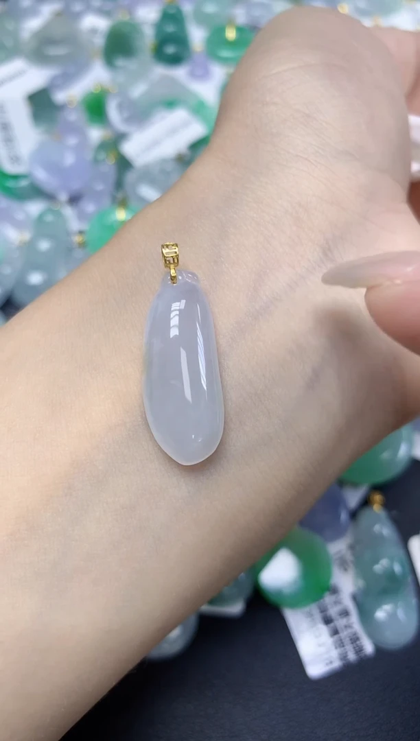 翡翠18K金镶嵌颈饰天然缅甸翡翠A货