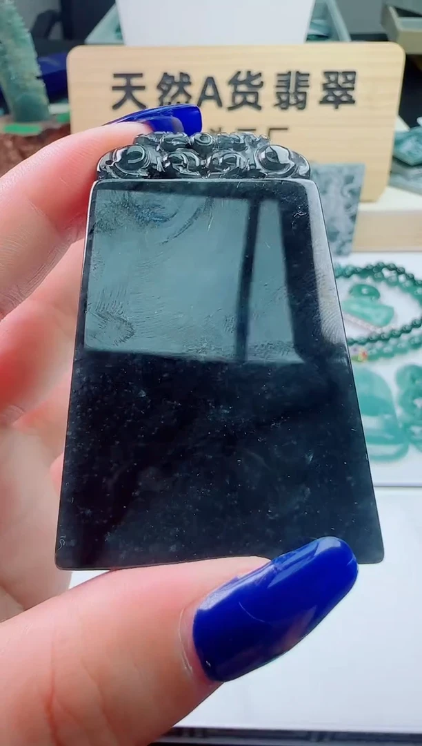 颈饰18K金镶嵌翡翠1