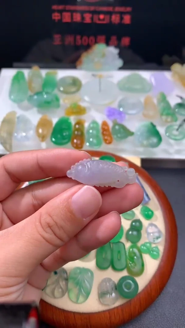 未镶嵌定制翡翠彩**巅