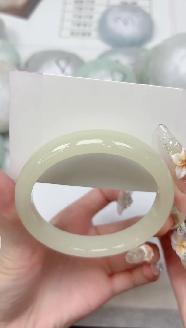 未镶嵌手镯石英质玉15-62.7