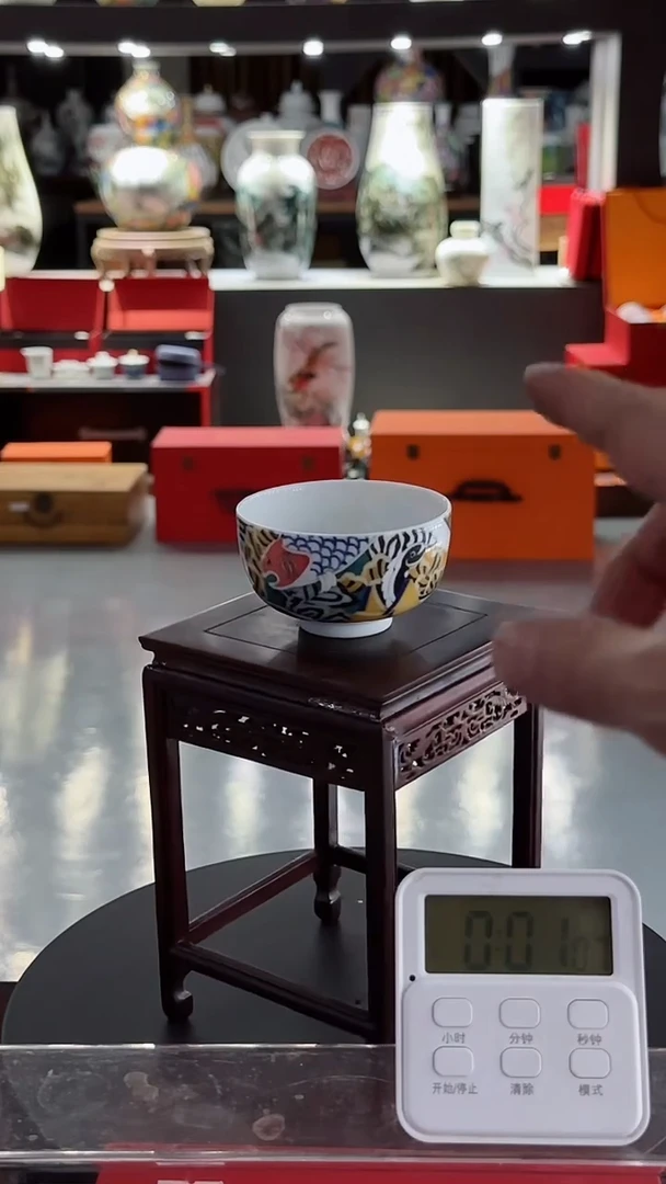 【闪购商品】微瑕手绘款鱼乐图小罗汉杯