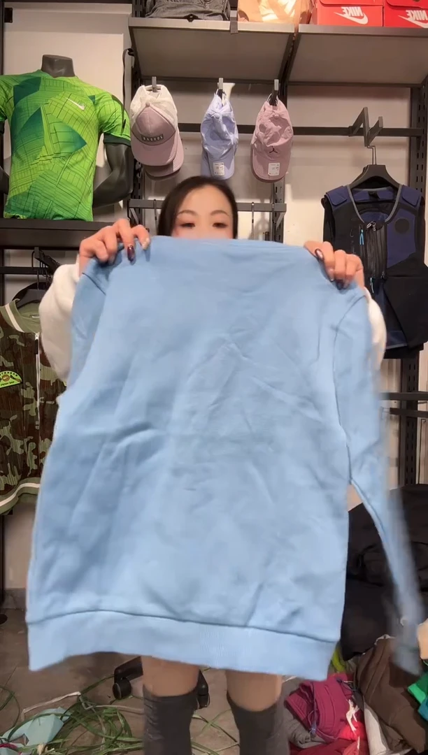 1545  编码 瑕疵款直播间过款为准 尺码   身高  140