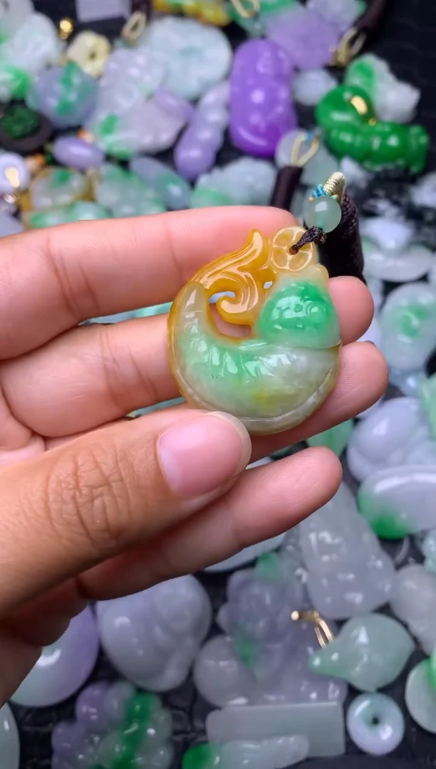 颈饰未镶嵌翡翠缅甸翡翠吊坠