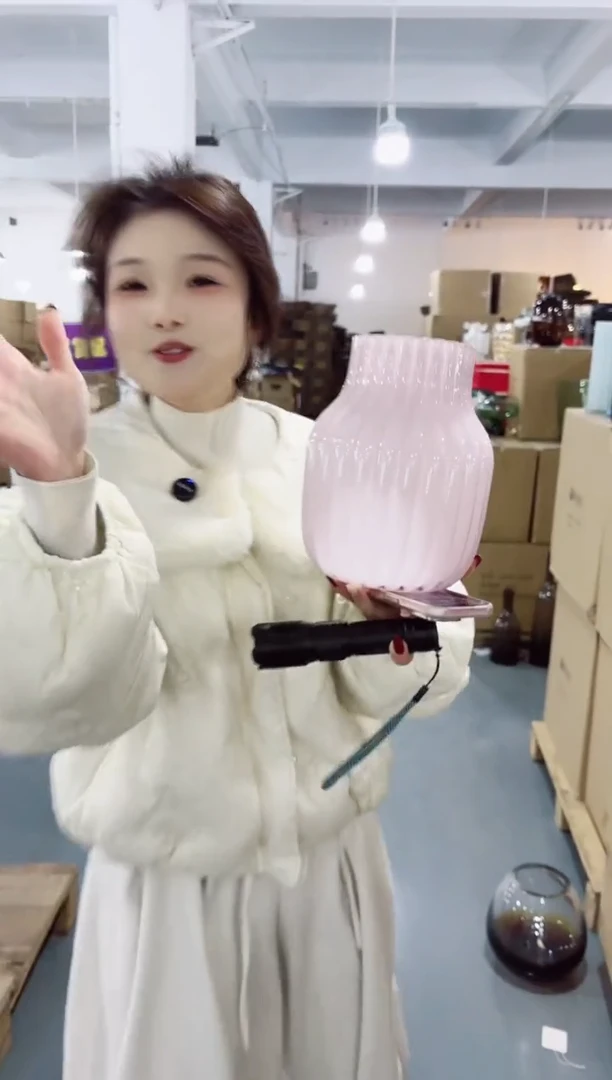 【闪购商品】玻璃私花主义花瓶厂-微瑕--NYRA