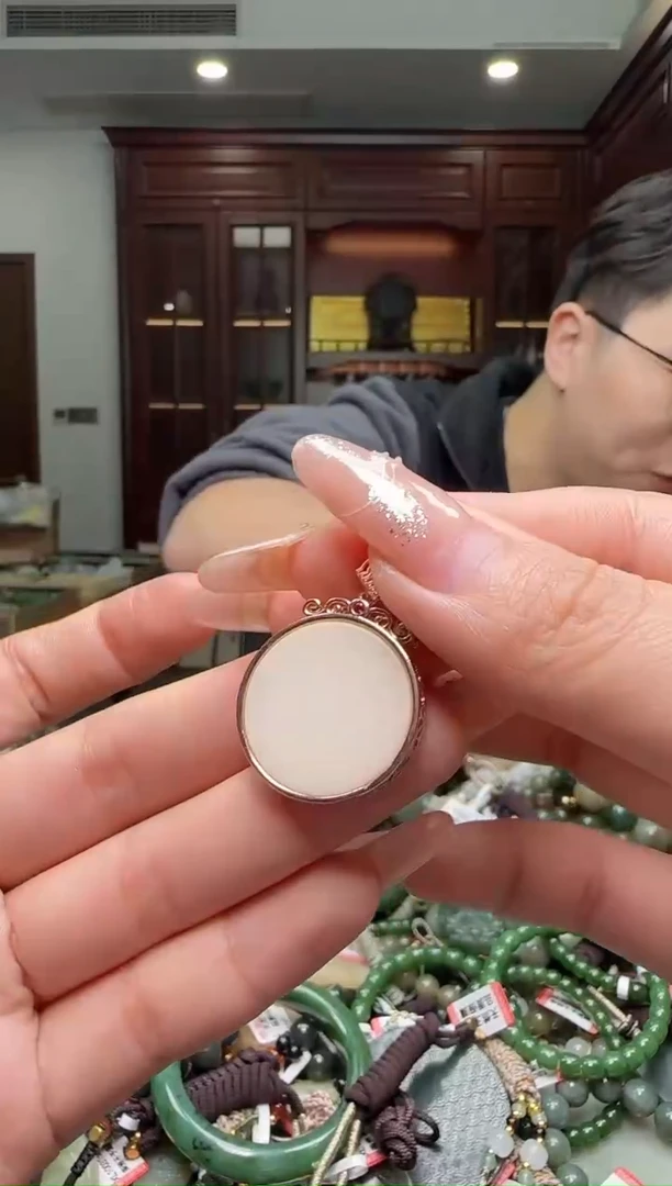 颈饰未镶嵌和田玉多样性发一