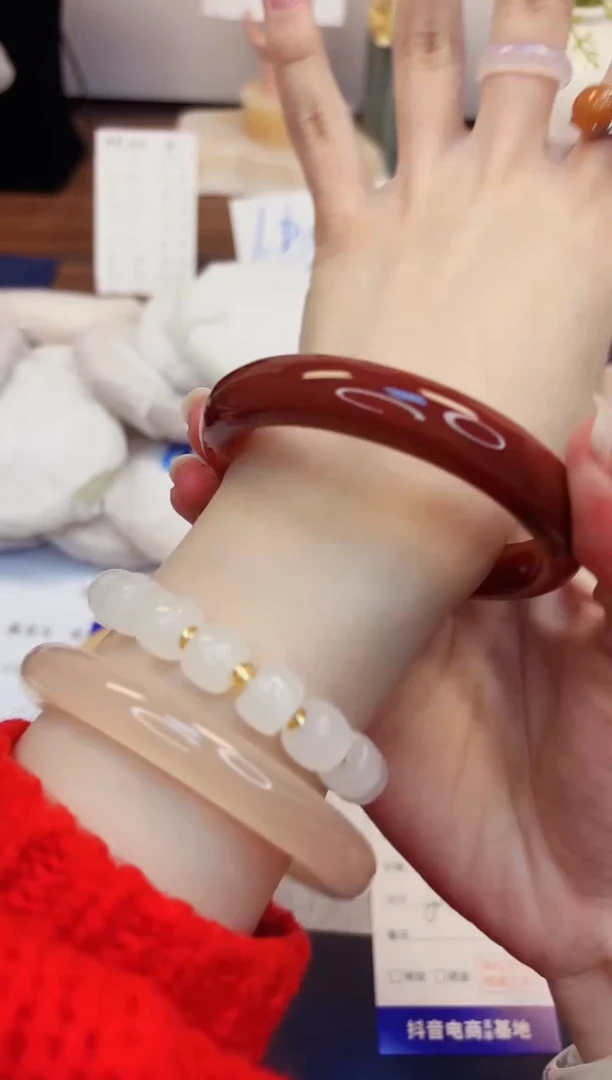 【闪购商品】石英质玉手镯未镶嵌140-玛瑙-圈口60