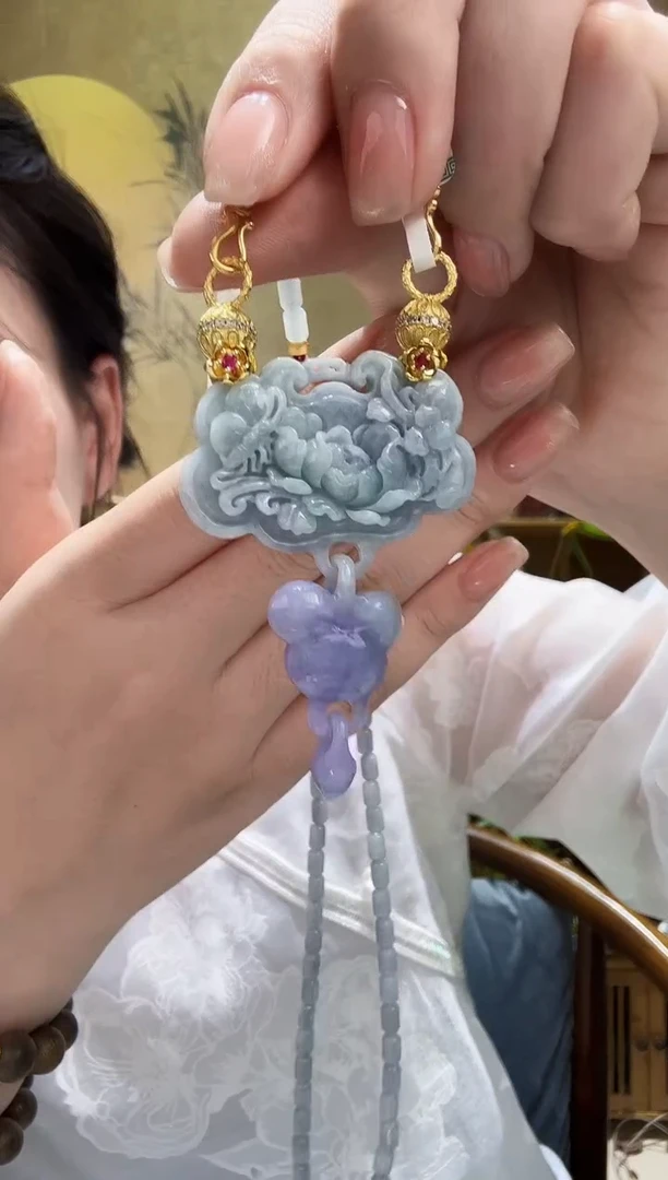 颈饰未镶嵌翡翠吊坠