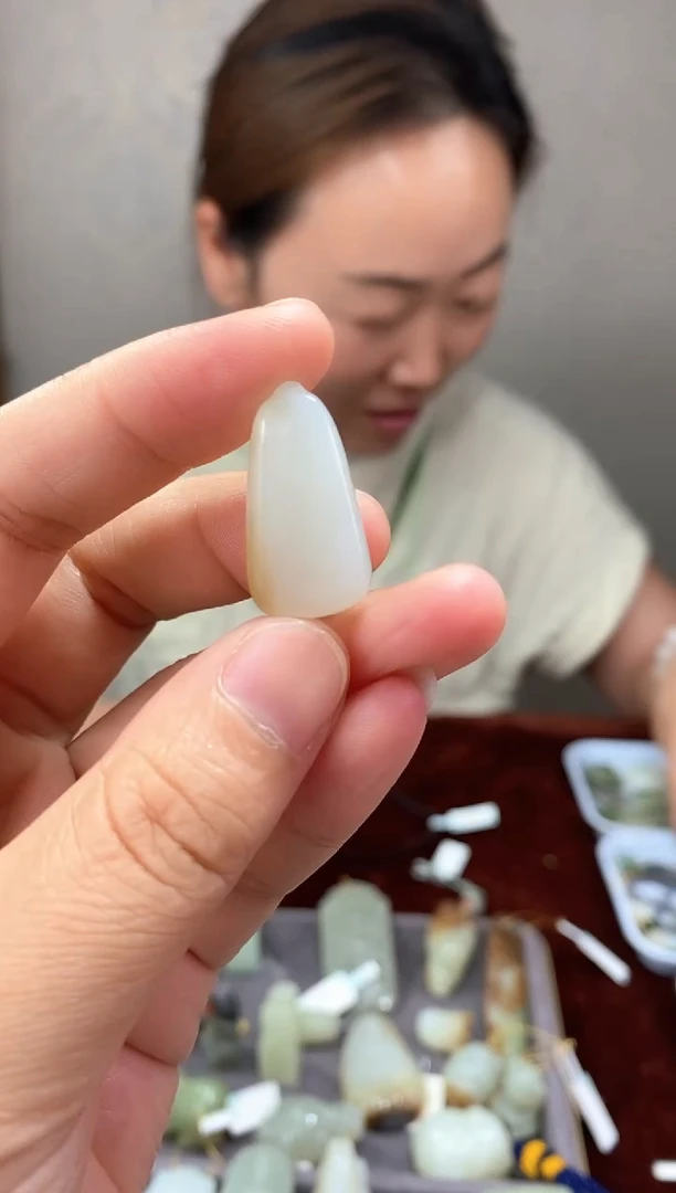 和田玉未镶嵌颈饰平安牌