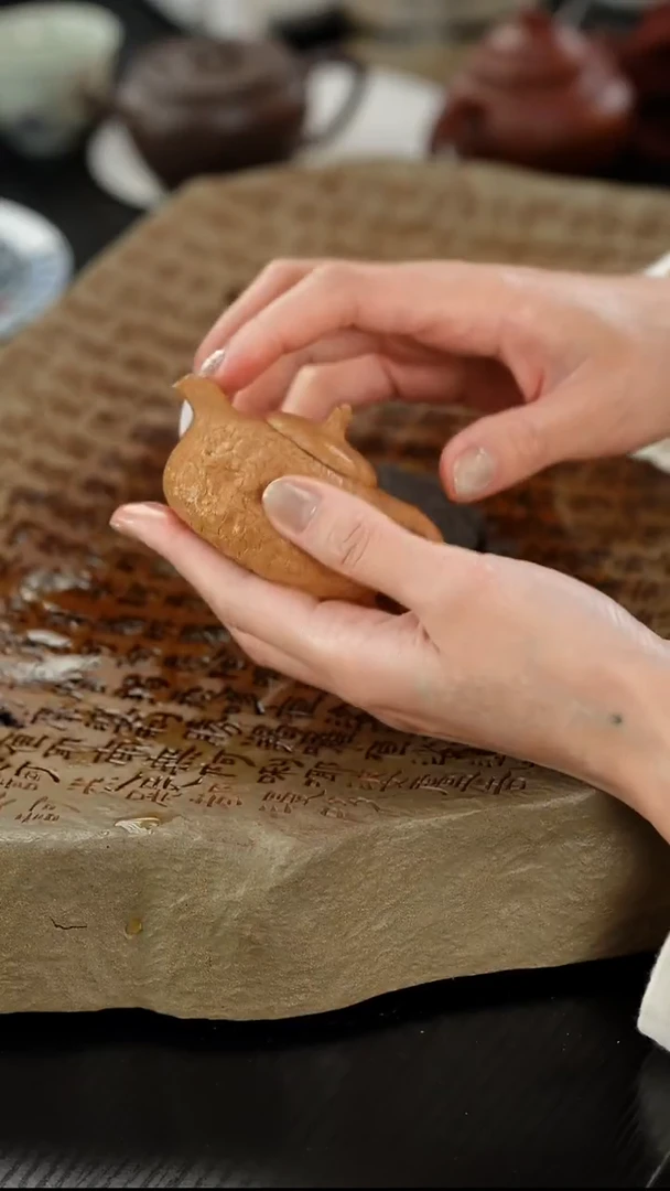 茶壶紫砂伍**柒老段泥供春65cc