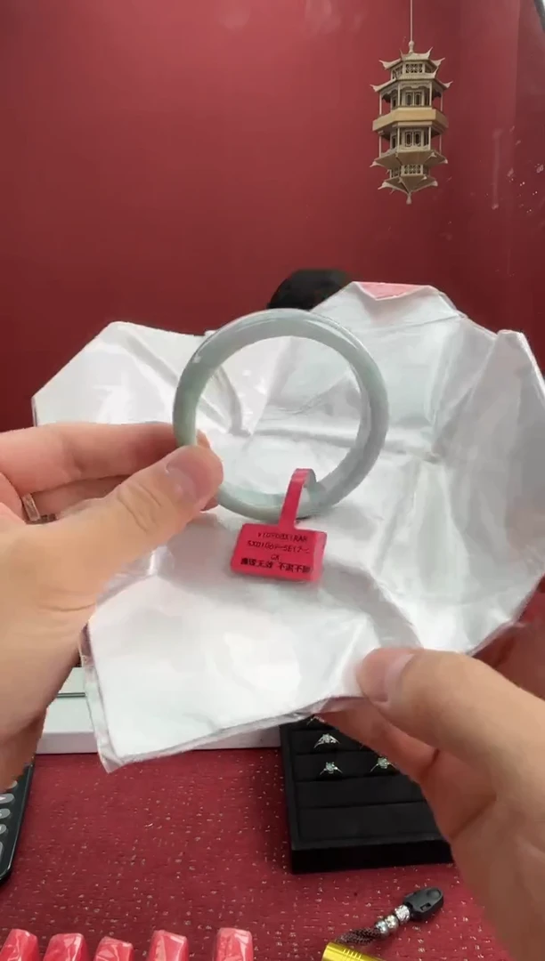 翡翠手镯未镶嵌10手镯