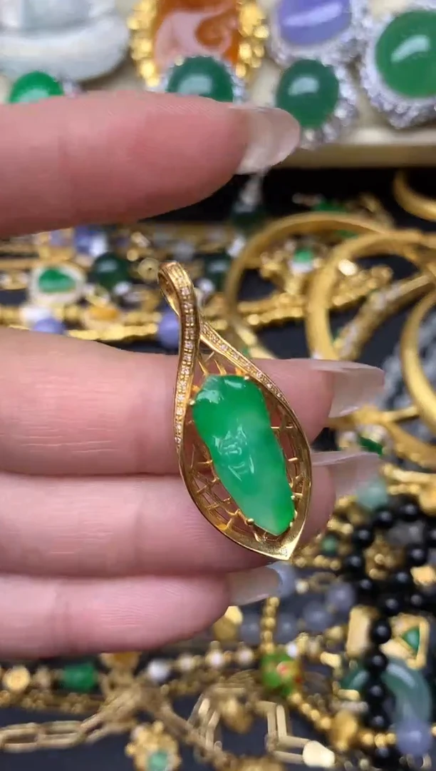 翡翠18K金镶嵌颈饰308-雪姐翡翠天天见