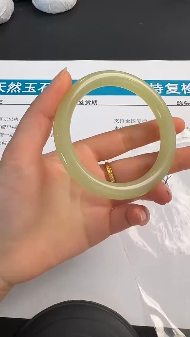 未镶嵌手镯石英质玉077