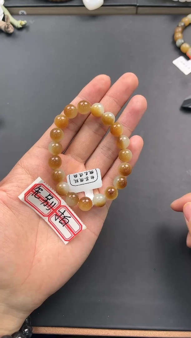 未镶嵌手串和田玉?****曌且末金山糖白手串卡10微色差