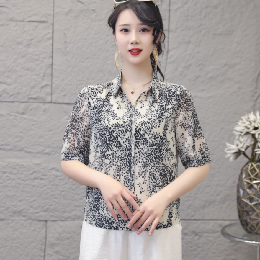 新款中袖衬衫轻职风碎花女装夏宽松洋气显瘦大码复古百搭套头上衣