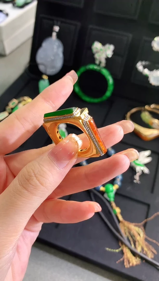 【闪购商品】翡翠戒指18K金镶嵌15 16圈