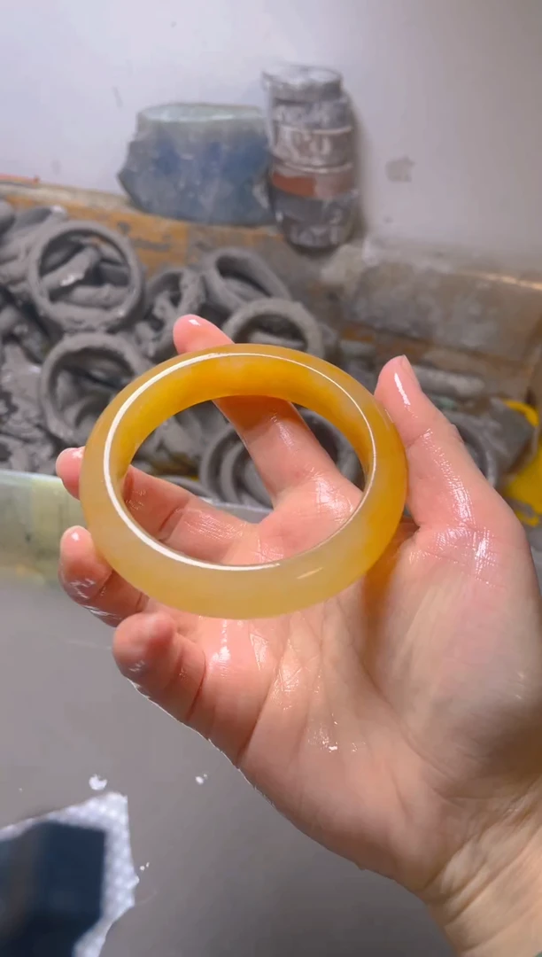 【闪购商品】石英质玉手镯未镶嵌60