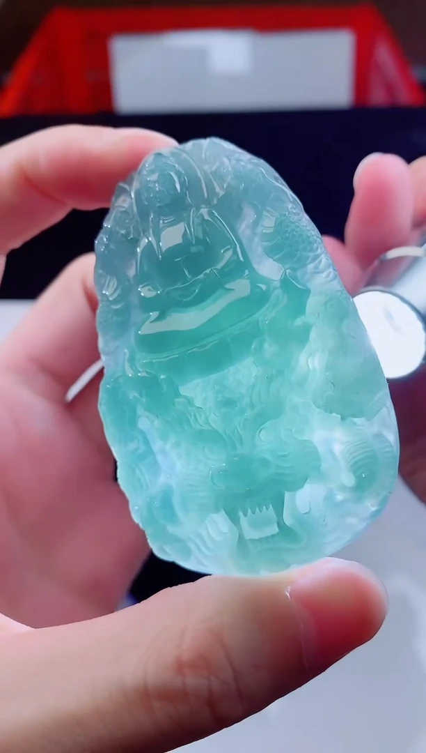 颈饰未镶嵌翡翠     ·