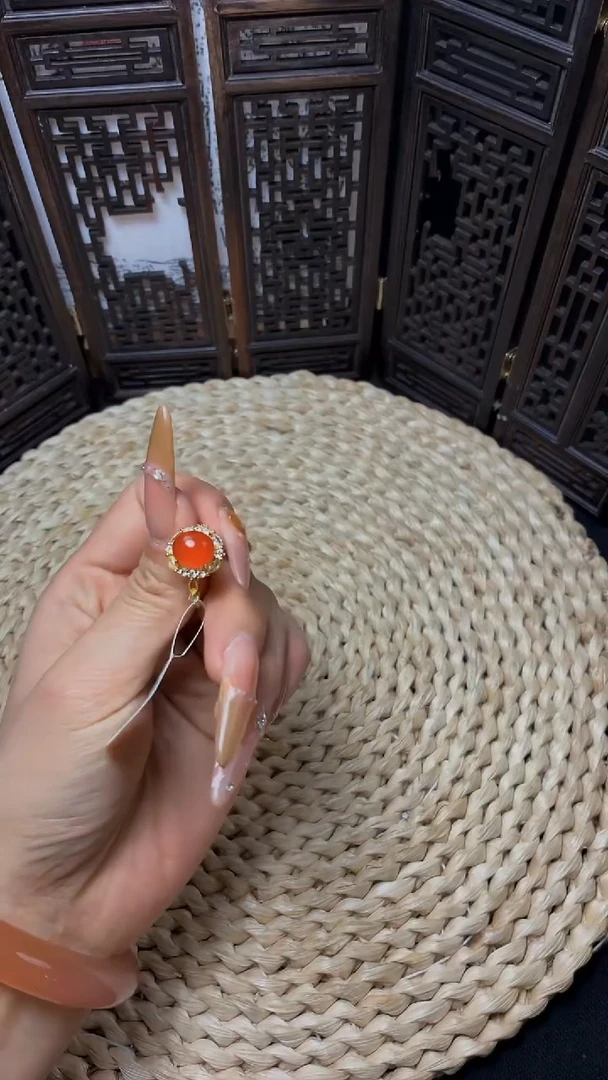 银S925镶嵌戒指南红玛瑙河湾冰红戒指