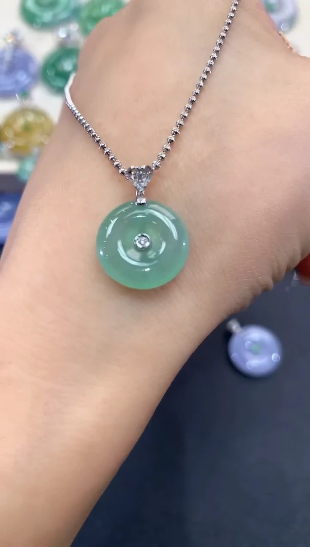 【闪购商品】翡翠吊坠(不含链)18K金镶嵌a15多样性一件发货