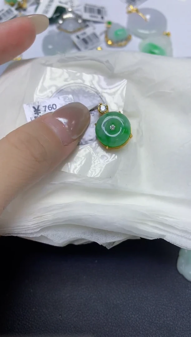 颈饰未镶嵌翡翠天然缅甸翡翠A货多样性发一件