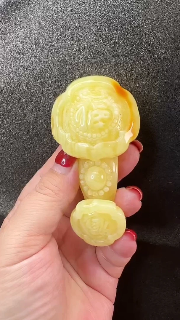 未镶嵌颈饰琥珀吊坠