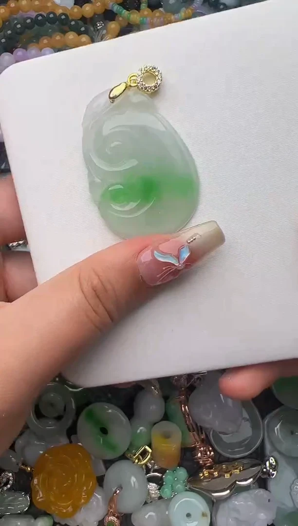 翡翠未镶嵌颈饰天然缅甸翡翠吊坠