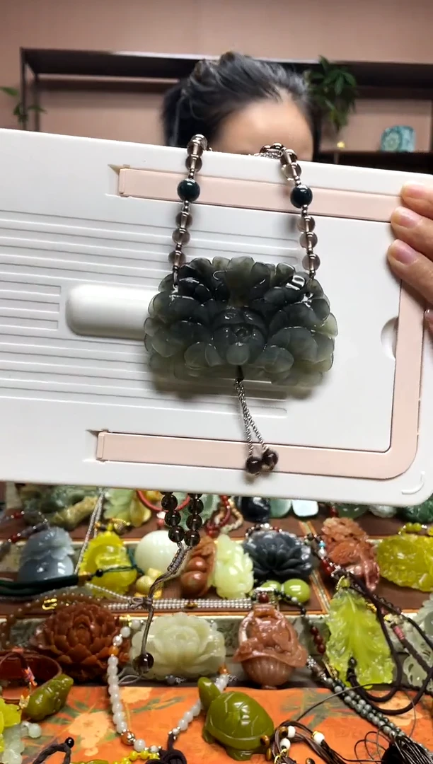 未镶嵌岫玉吊坠·