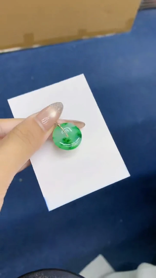 颈饰18K金镶嵌翡翠1