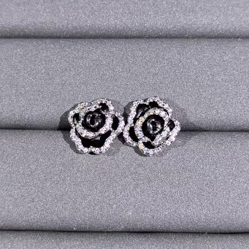 耳饰 【乾诚严选】时尚百搭黑花耳钉-W171