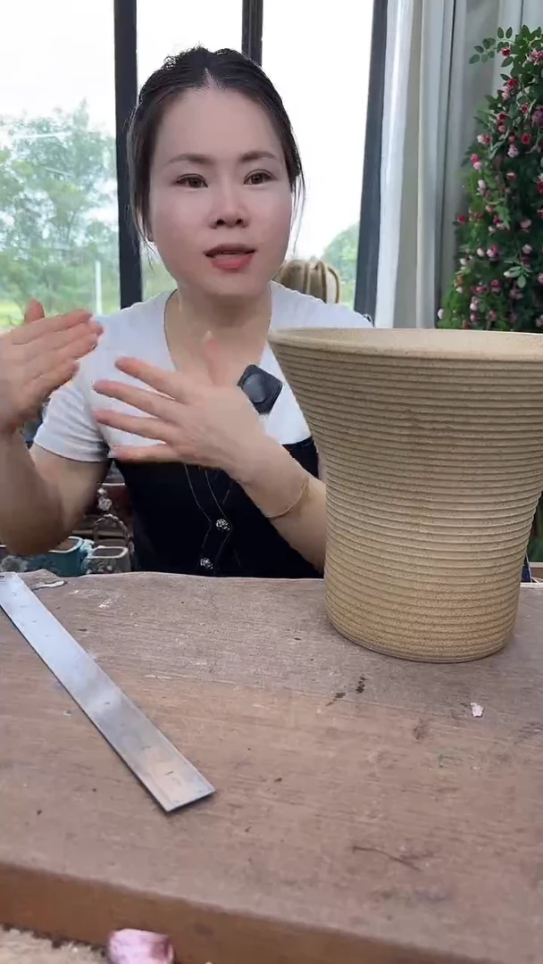 一个素陶法师盆一个