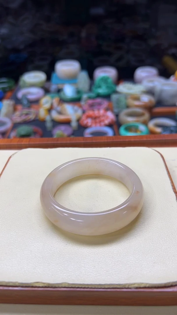 未镶嵌手镯石英质玉花*悦073