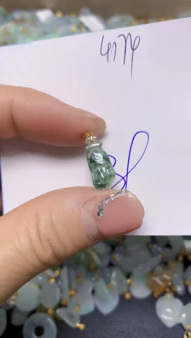 【闪购商品】翡翠挂件18K金镶嵌 天然翡翠A货