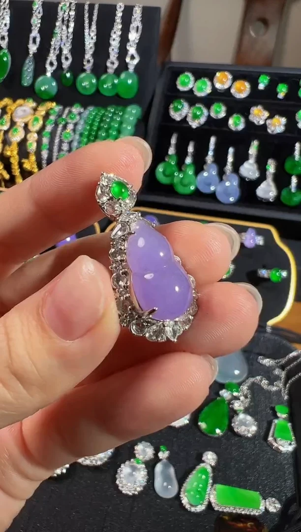 吊坠(不含链)18K金镶嵌翡翠葫芦吊坠