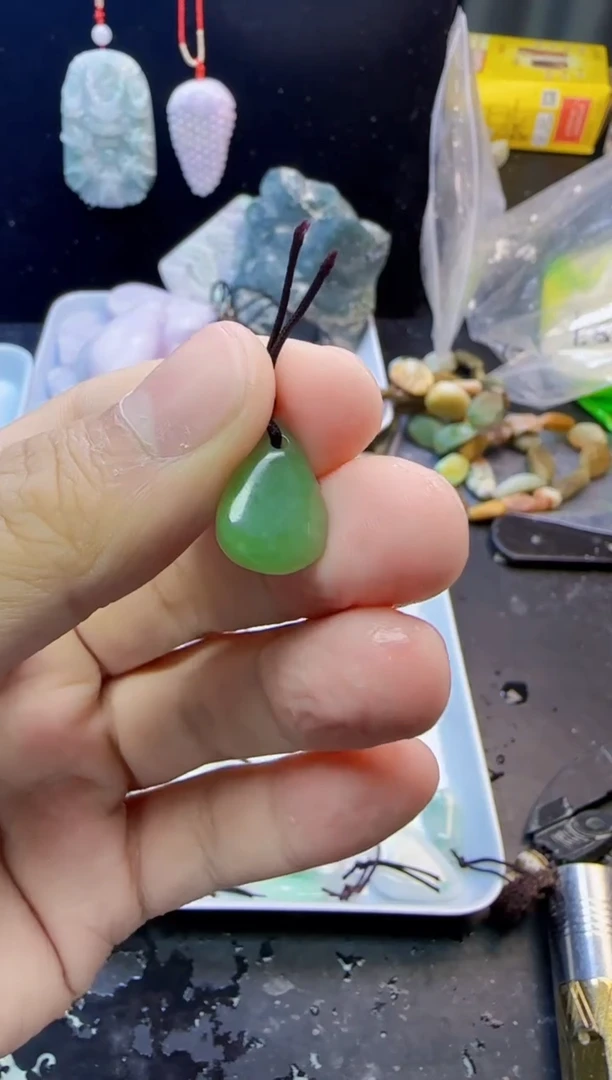 翡翠未镶嵌颈饰小*189天然A货翡翠