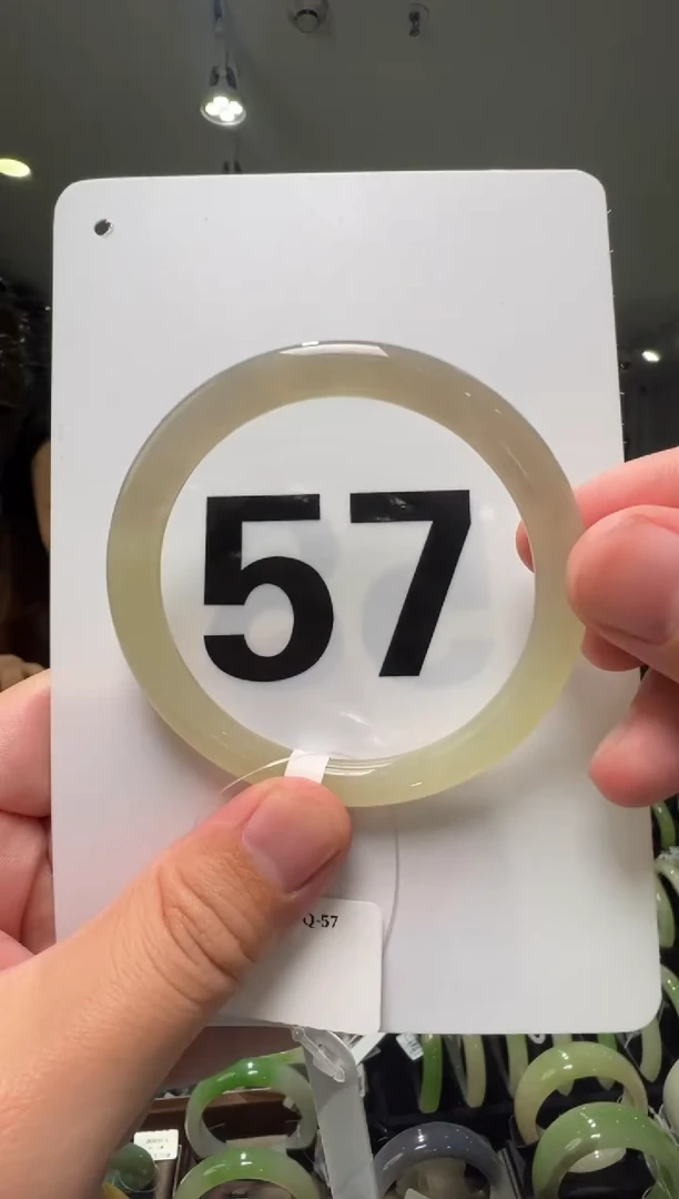 【闪购商品】和田玉手镯未镶嵌57圈口特色