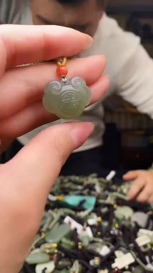 颈饰未镶嵌和田玉多样性发货，拍一发一