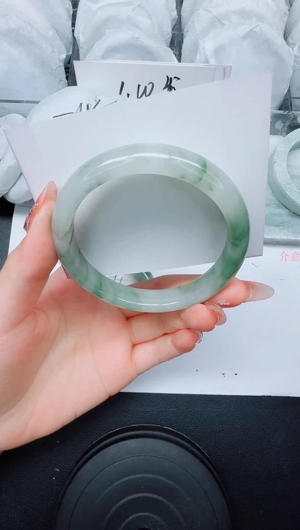 石英质玉手镯未镶嵌92/62.3