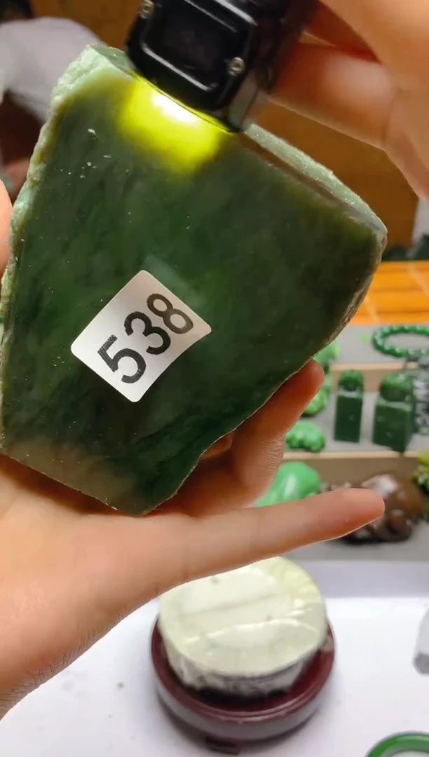 和田玉（碧玉）未镶嵌珠宝半成品538