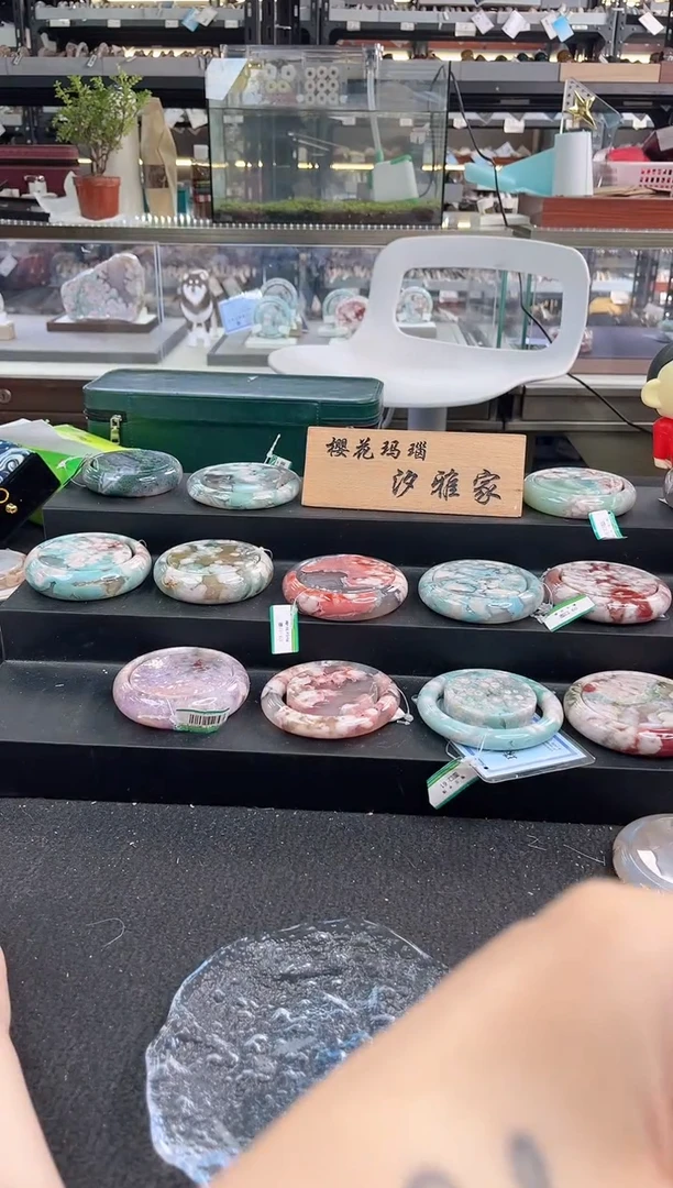 未镶嵌手镯石英质玉六*六圈口（赠品镯心）
