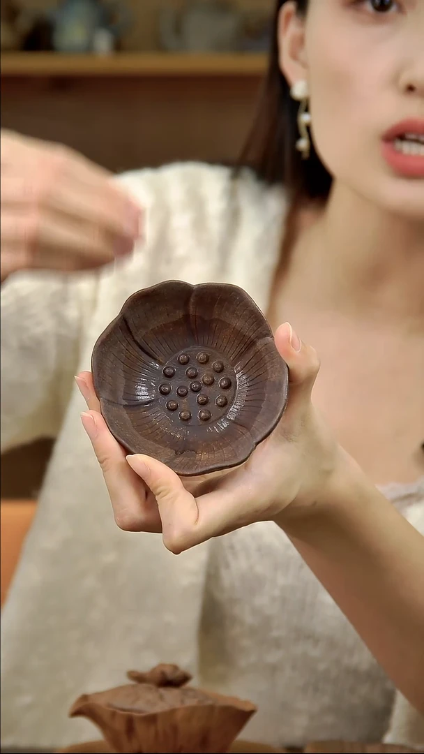 言野手作 岩矿莲花杯