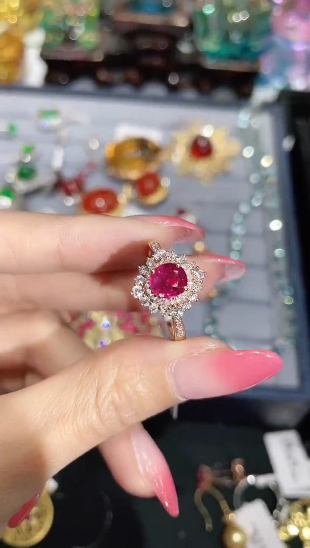 18K金镶嵌戒指红宝石戒指