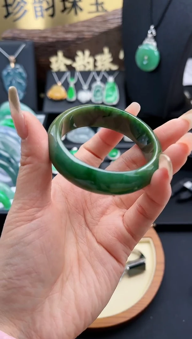 【闪购商品】翡翠手镯未镶嵌手镯