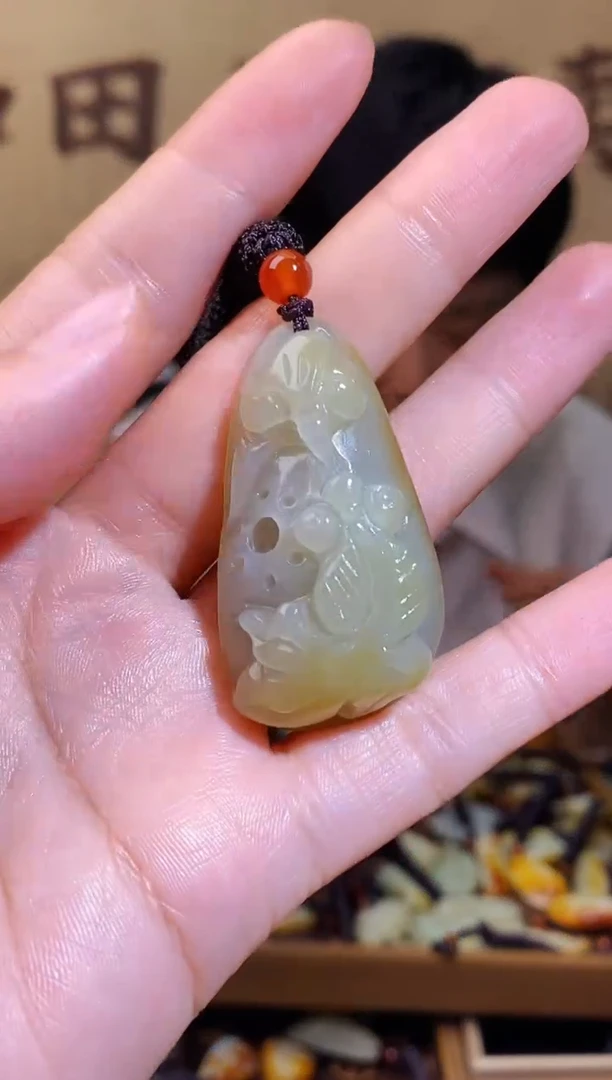 和田玉未镶嵌颈饰1